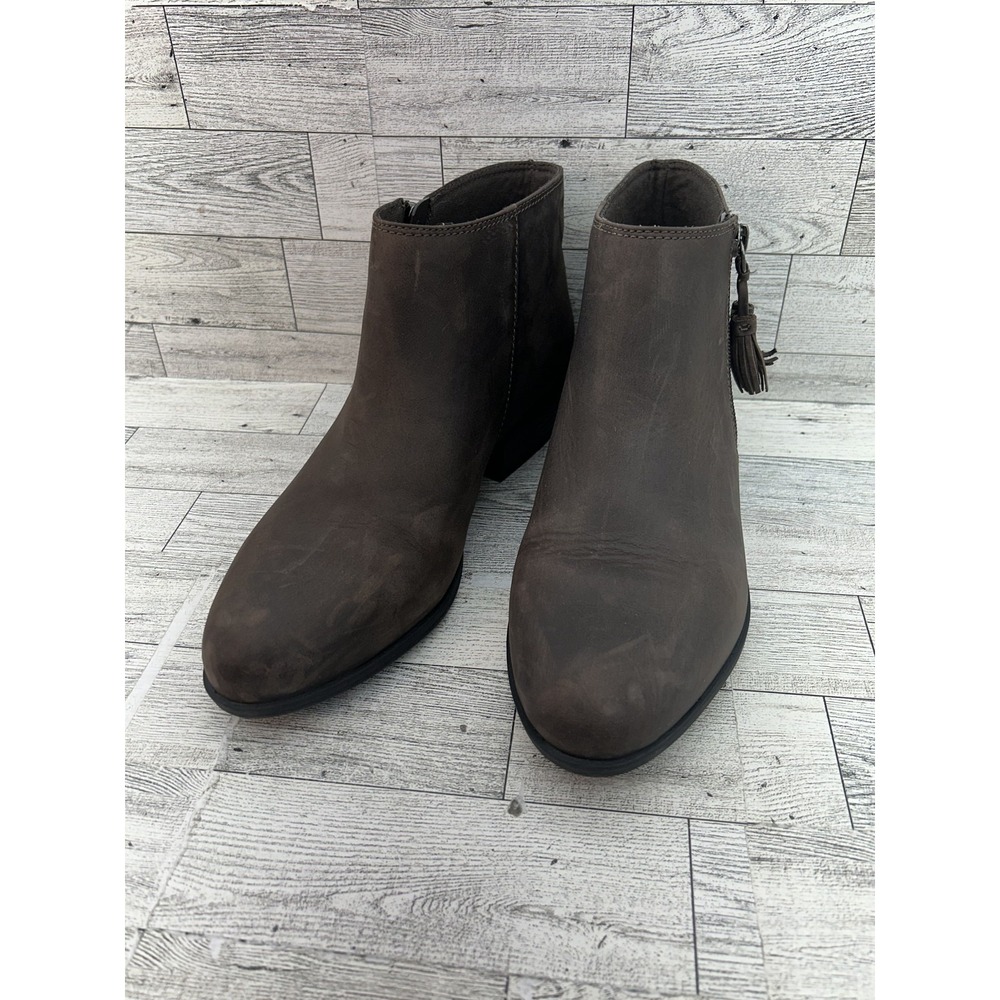 Clarks Boots Womens Size 9 Brown Ankle Booties Soft Cushion Tassel Zip Casual